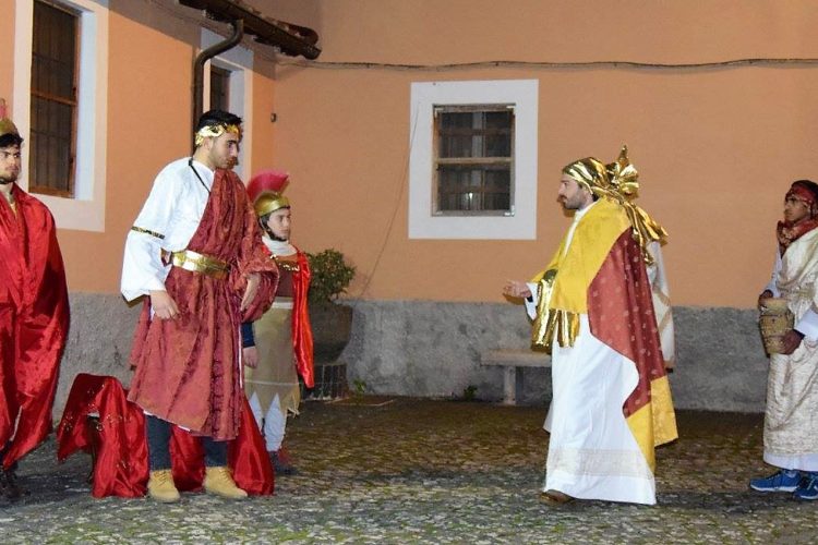 La forza delle emozioni natalizie al servizio di famiglie e comunità